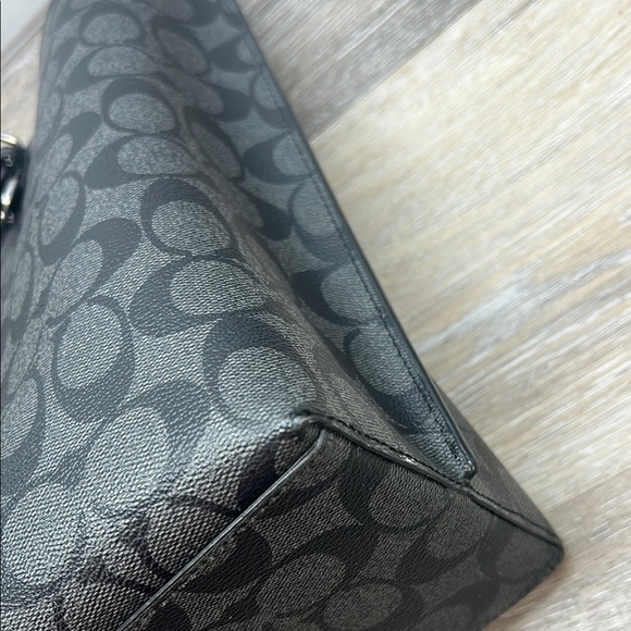 *8537 Coach black tote bag - Picture 8 of 12